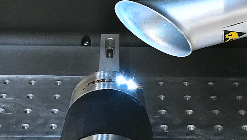 "Ein CO²-Laser graviert personalisierte Gegenstände. Zum Schutz der Gesundheit unserer Mitarbeiter vor entstehenden Feinstäuben setzen wir seit Jahren auf Absauganlagen von TBH."