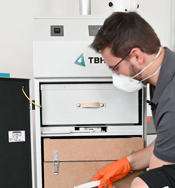 TFS-Serie von TBH für sichere Absaugtechnik beim Laser reinigen und Laser schweißen in der Industrie